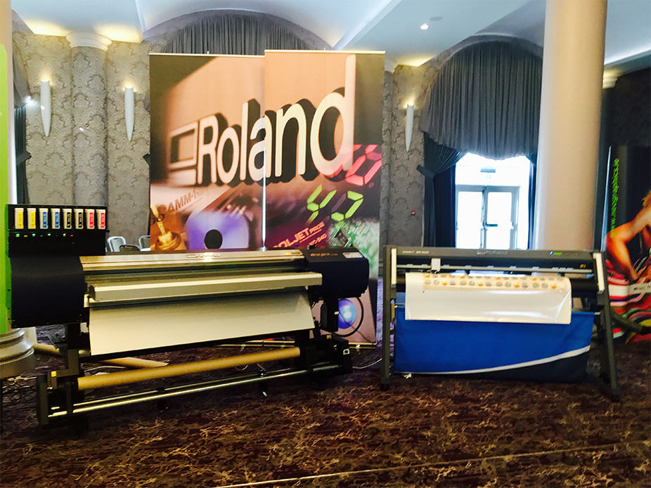 The Roland SOLJET EJ-640 Wide Format Printer and the Roland SG540 Wide Format Printer 